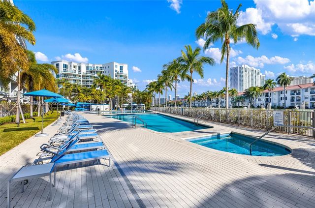 2950 NE 188th St 302, Aventura, FL 33180