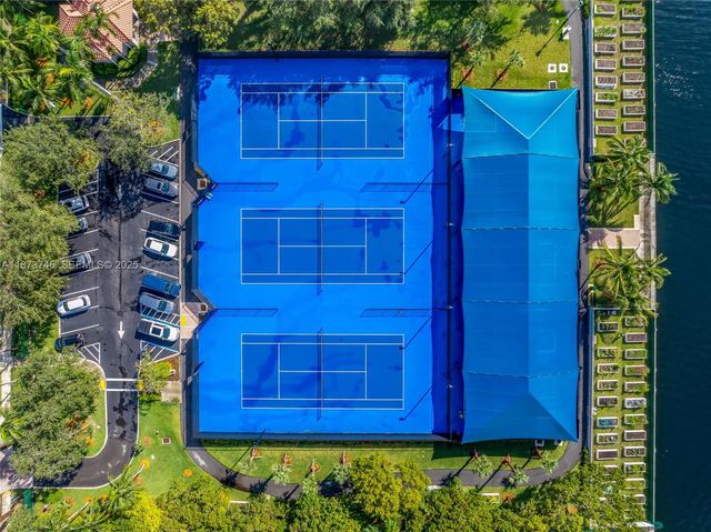 2950 NE 188th St 302, Aventura, FL 33180