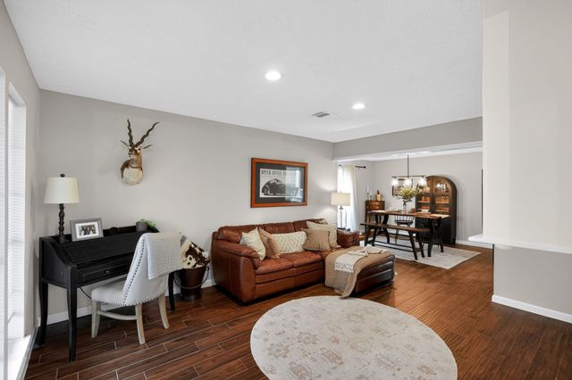 11735 Glenway Drive, Houston, TX 77070