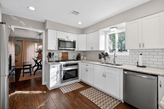 11735 Glenway Drive, Houston, TX 77070