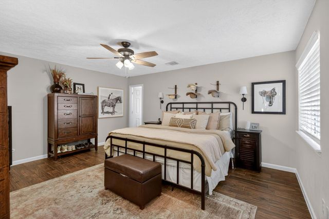 11735 Glenway Drive, Houston, TX 77070