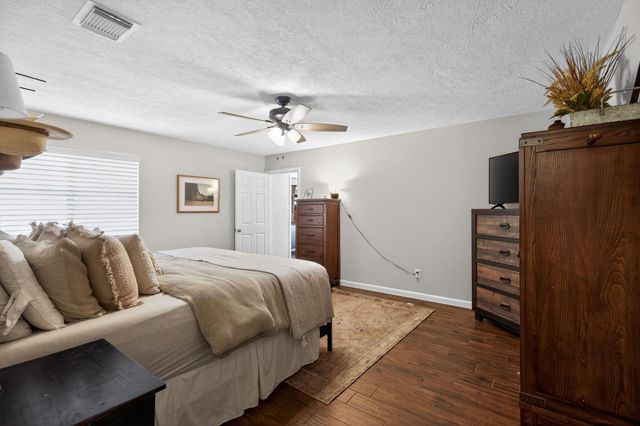 11735 Glenway Drive, Houston, TX 77070