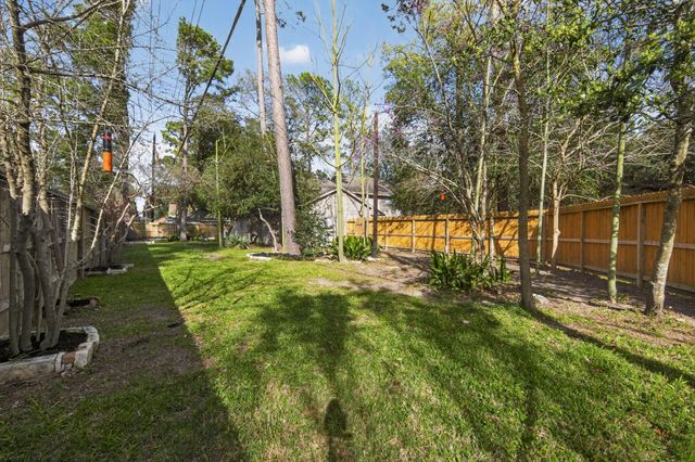 11735 Glenway Drive, Houston, TX 77070