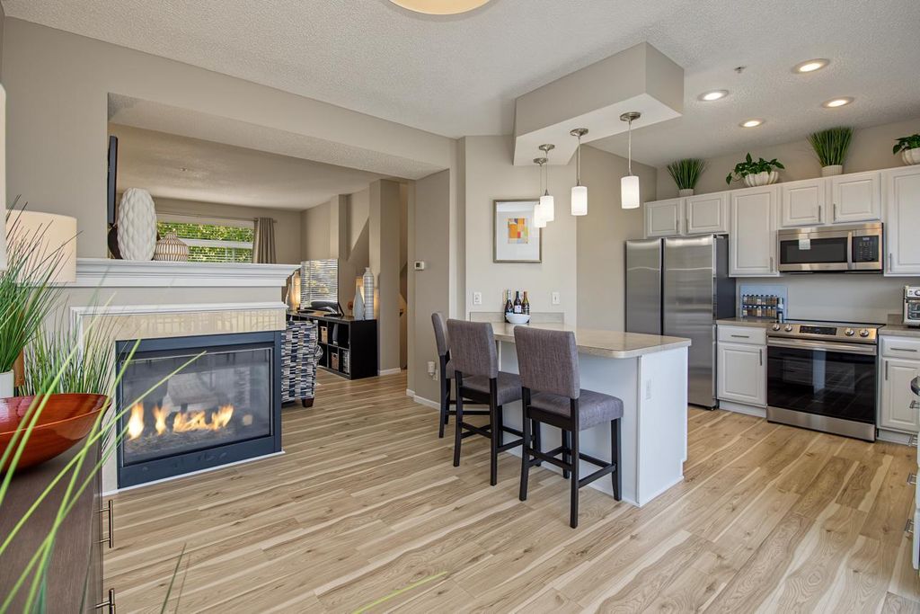 8808 Brunell Way 402, Inver Grove Heights, MN 55076 — photo 4