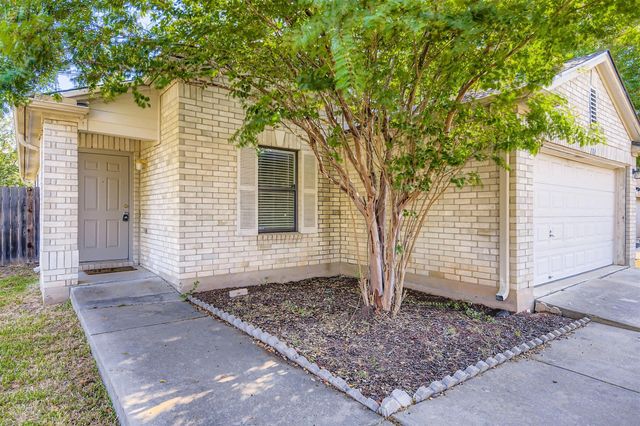 101 Bandara Woods BLVD, Elgin, TX 78621
