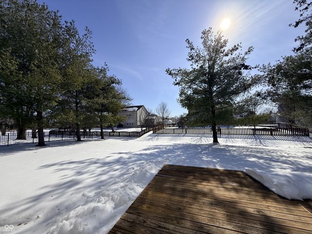 6883 Roundrock Court, Avon, IN 46123