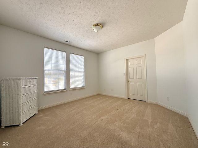 6883 Roundrock Court, Avon, IN 46123