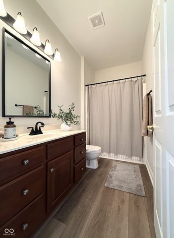 6883 Roundrock Court, Avon, IN 46123