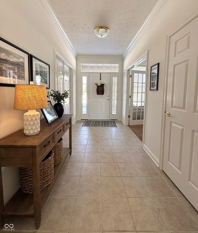 6883 Roundrock Court, Avon, IN 46123