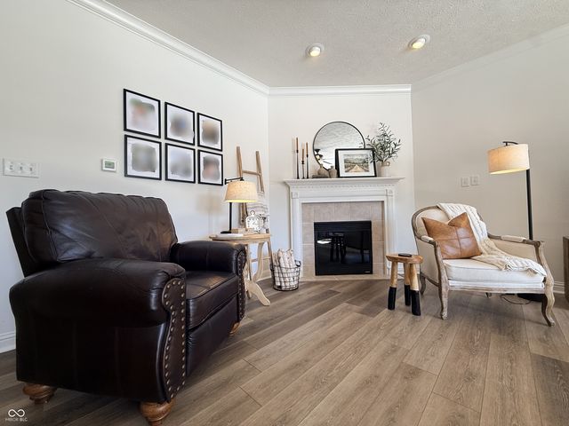 6883 Roundrock Court, Avon, IN 46123