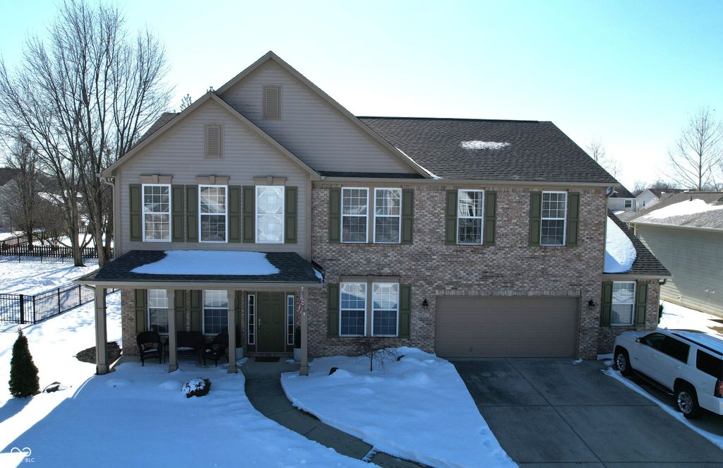 6883 Roundrock Court, Avon, IN 46123