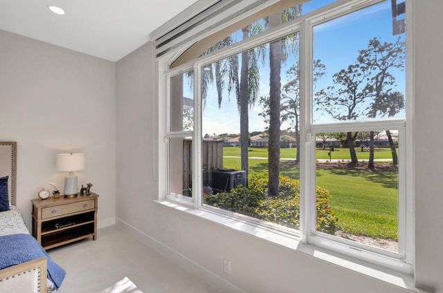 10264 Osprey Trace, West Palm Beach, FL 33412