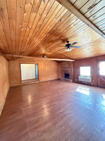 2641 Amos, Longview, TX 75602