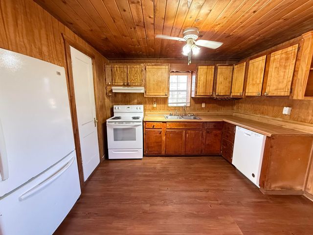 2641 Amos, Longview, TX 75602