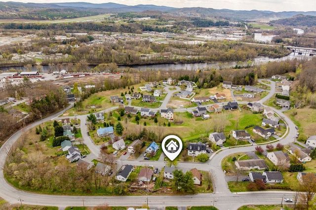 44 Acorn Street, Hartford, VT 05001