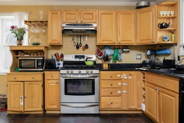 44 Acorn Street, Hartford, VT 05001
