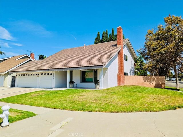 1413 W Moore, Santa Ana, CA 92704