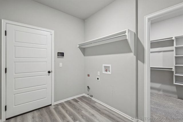 2721 S 8th Street, Broken Arrow, OK 74012