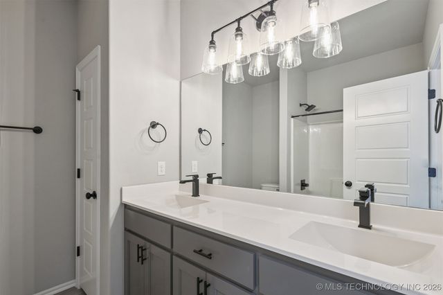 2721 S 8th Street, Broken Arrow, OK 74012