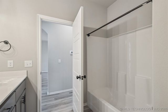 2721 S 8th Street, Broken Arrow, OK 74012