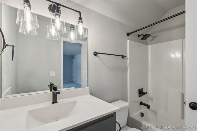 2721 S 8th Street, Broken Arrow, OK 74012