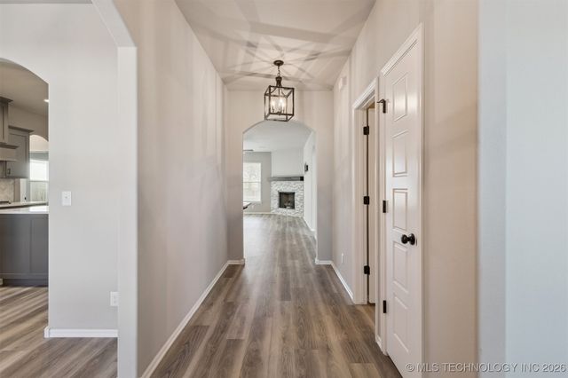 2721 S 8th Street, Broken Arrow, OK 74012