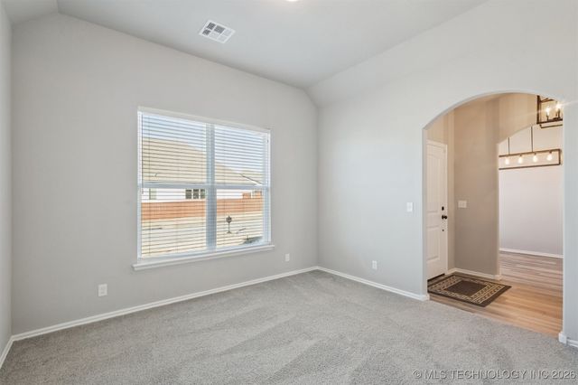 2721 S 8th Street, Broken Arrow, OK 74012