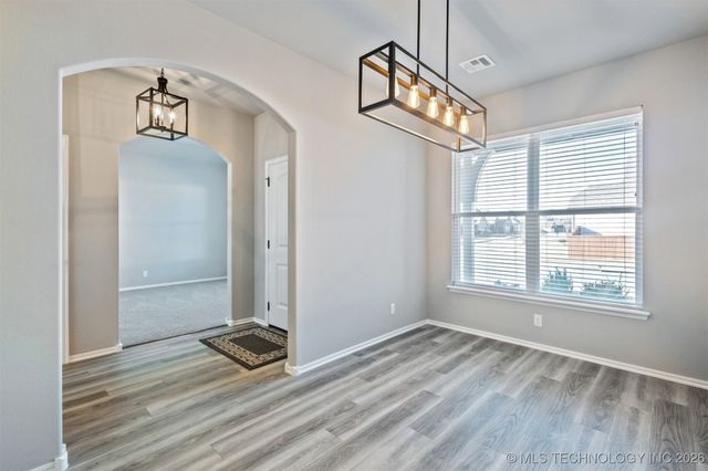 2721 S 8th Street, Broken Arrow, OK 74012