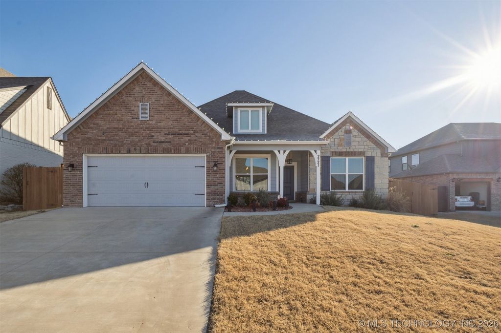2721 S 8th Street, Broken Arrow, OK 74012