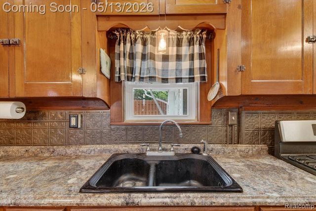 50 Clarence Street, Belleville, MI 48111