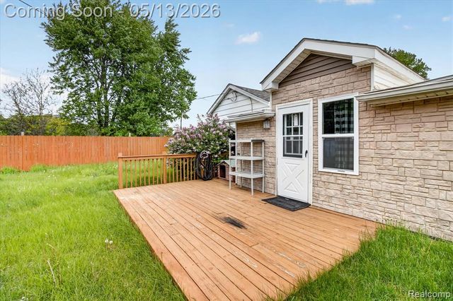 50 Clarence Street, Belleville, MI 48111