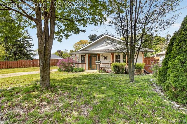 50 Clarence Street, Belleville, MI 48111