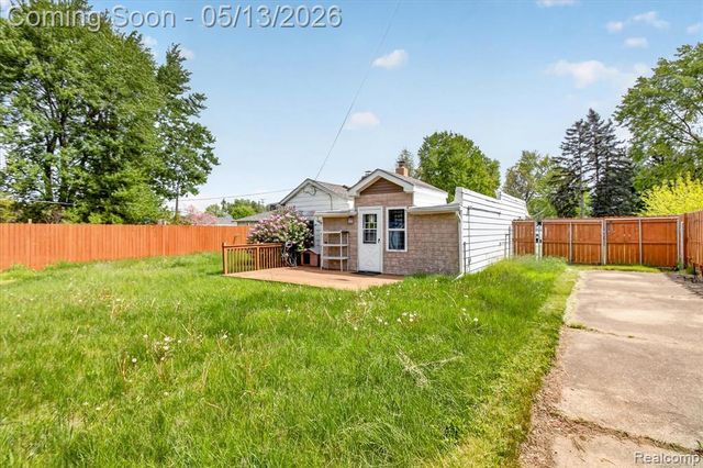 50 Clarence Street, Belleville, MI 48111