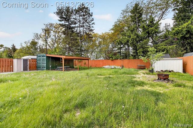 50 Clarence Street, Belleville, MI 48111