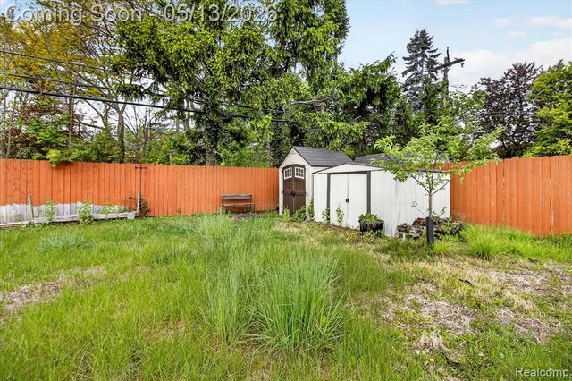 50 Clarence Street, Belleville, MI 48111