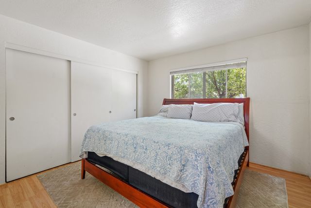 3913 Los Milagros Avenue, Santa Fe, NM 87507