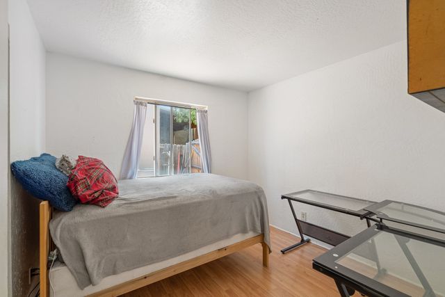 3913 Los Milagros Avenue, Santa Fe, NM 87507