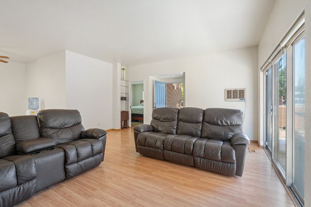 3913 Los Milagros Avenue, Santa Fe, NM 87507