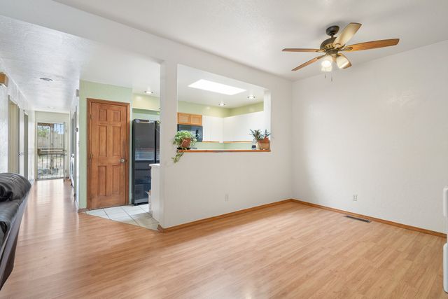 3913 Los Milagros Avenue, Santa Fe, NM 87507