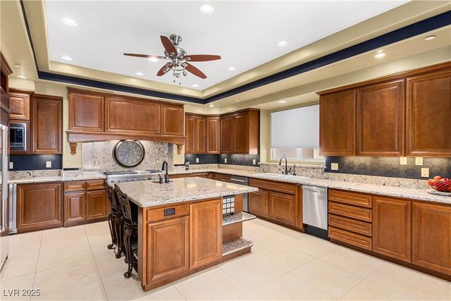 9145 Tesoras Drive 401, Las Vegas, NV 89144