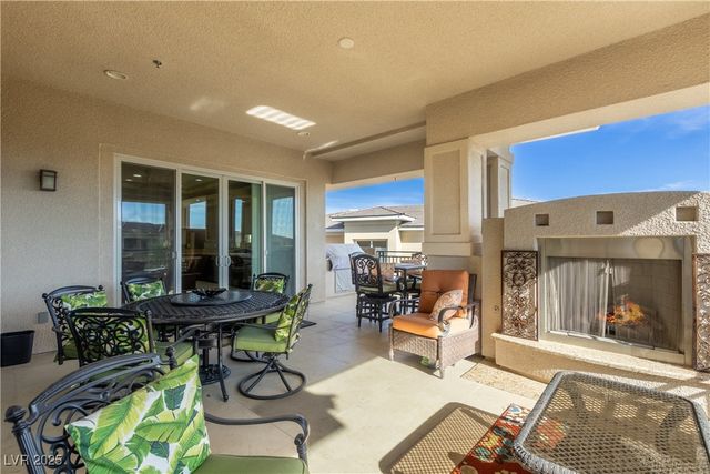 9145 Tesoras Drive 401, Las Vegas, NV 89144