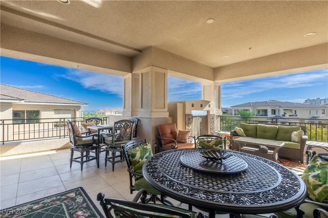 9145 Tesoras Drive 401, Las Vegas, NV 89144