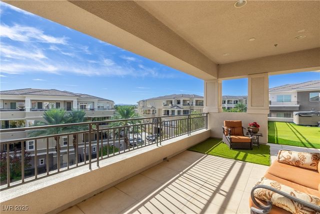 9145 Tesoras Drive 401, Las Vegas, NV 89144