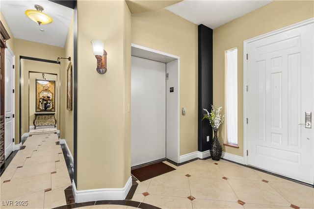 9145 Tesoras Drive 401, Las Vegas, NV 89144