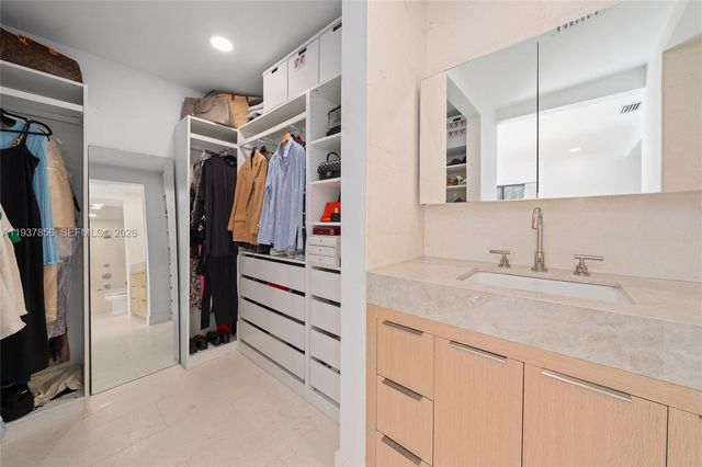 638 NE 141st St, North Miami, FL 33161