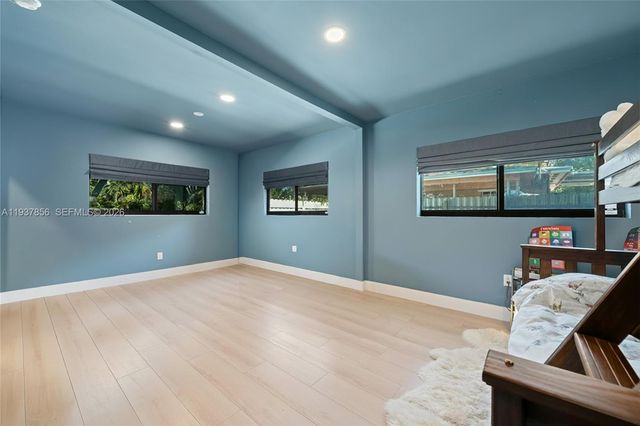 638 NE 141st St, North Miami, FL 33161