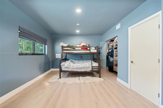 638 NE 141st St, North Miami, FL 33161