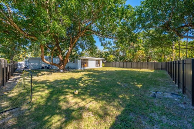 638 NE 141st St, North Miami, FL 33161