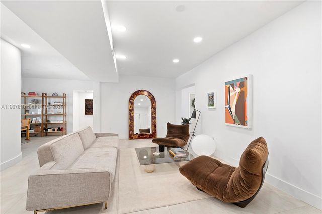 638 NE 141st St, North Miami, FL 33161