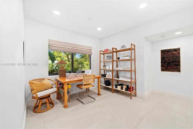 638 NE 141st St, North Miami, FL 33161